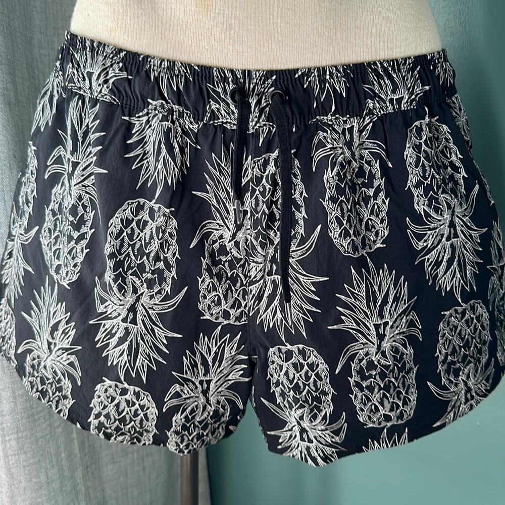 Lauren James Shorts size Medium black